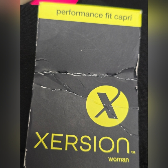 Xersion Black and Pink Women's Capri Leggings, Plus Size 2X, NWT - Picture 4 of 5